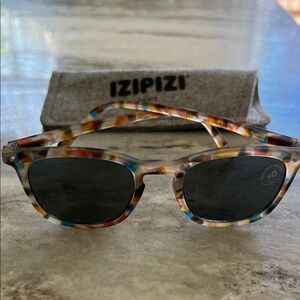 IZIPIZI Multicolor Tortoiseshell Sunglasses